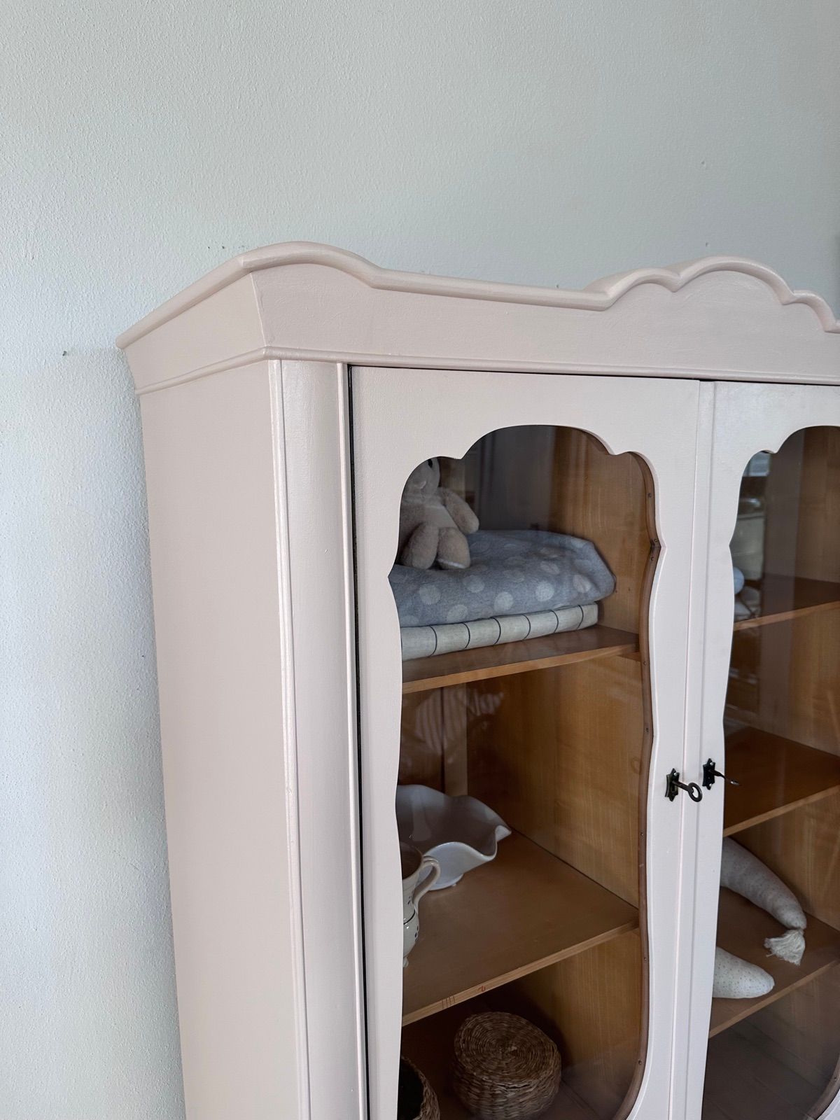 Vintage Vitrine mit Vitrine, Ansicht 3
