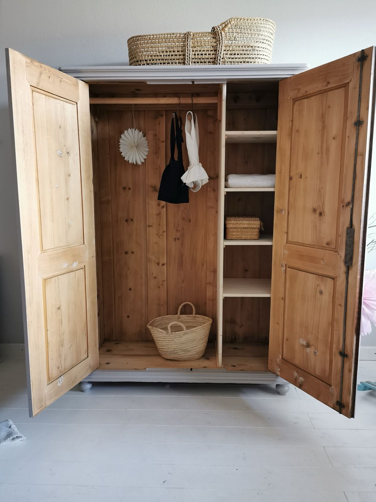 Puderrosa Vintage Kasten, Ansicht 4