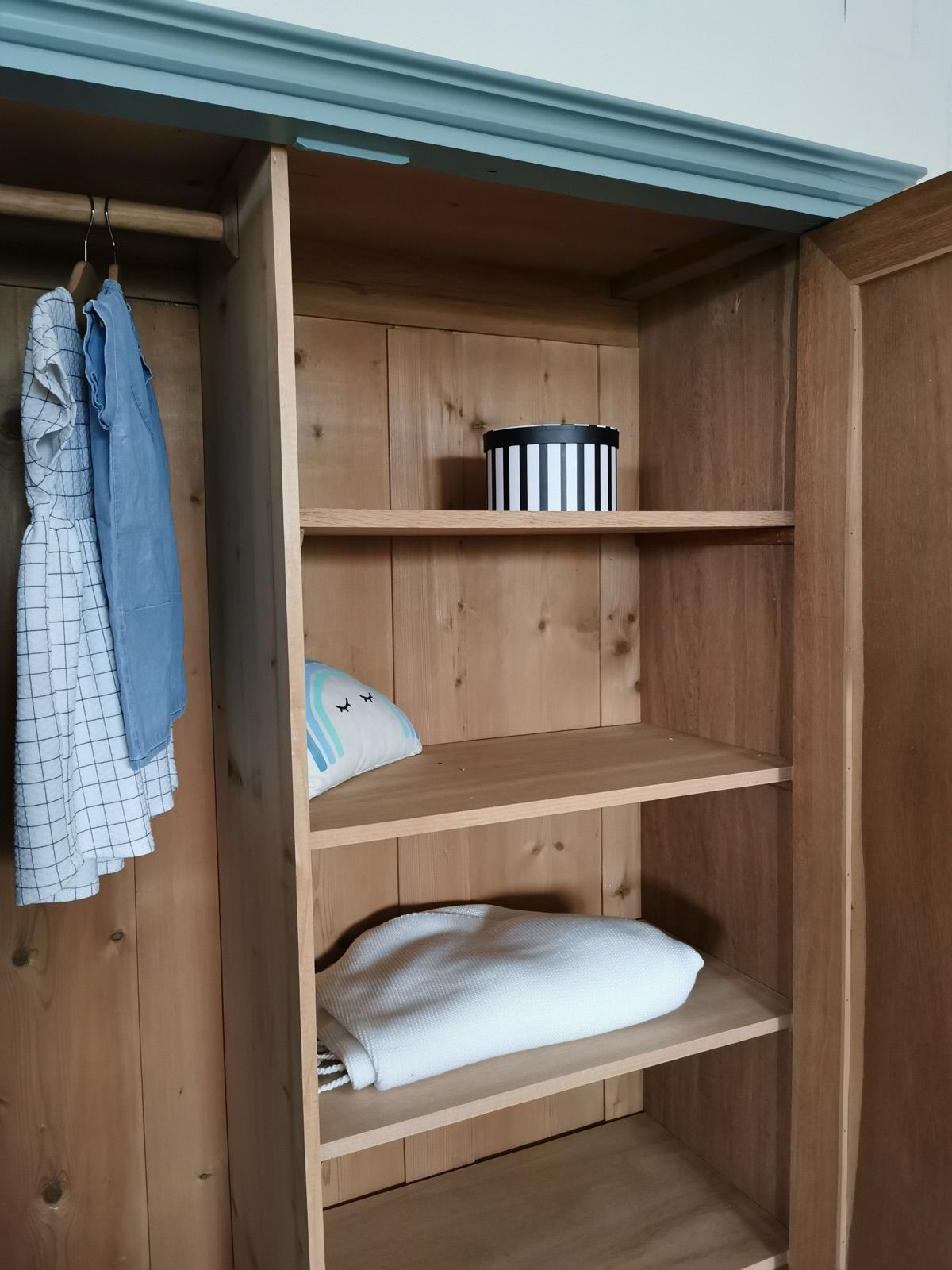Vintage Kasten grünblau, Ansicht 3