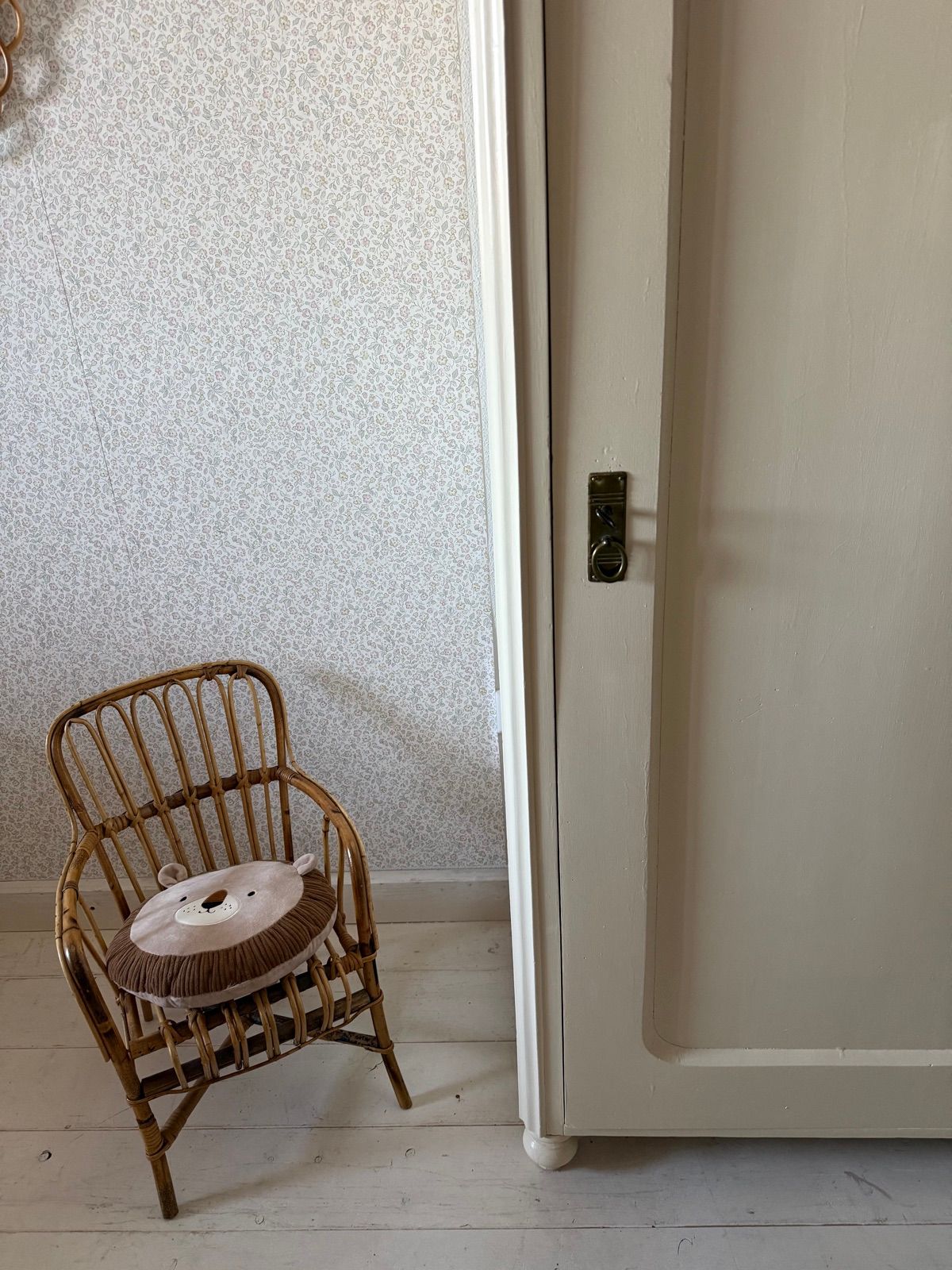 Kinderkasten antik weiß, Ansicht 4
