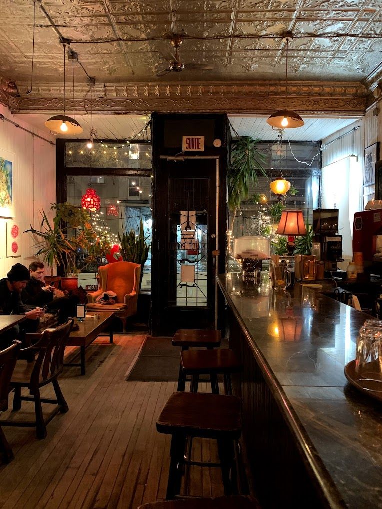 Casa Del Popolo, 4873 Boul. Saint-Laurent, Montréal, QC H2T 1R6, Canada