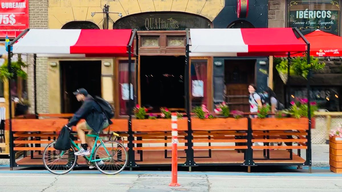 Quai des brumes, 4481 R. Saint-Denis, Montréal, QC H2J 2L2, Canada