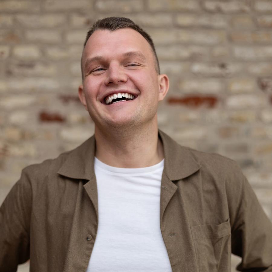 Casper de Beets Hofmann from his better side