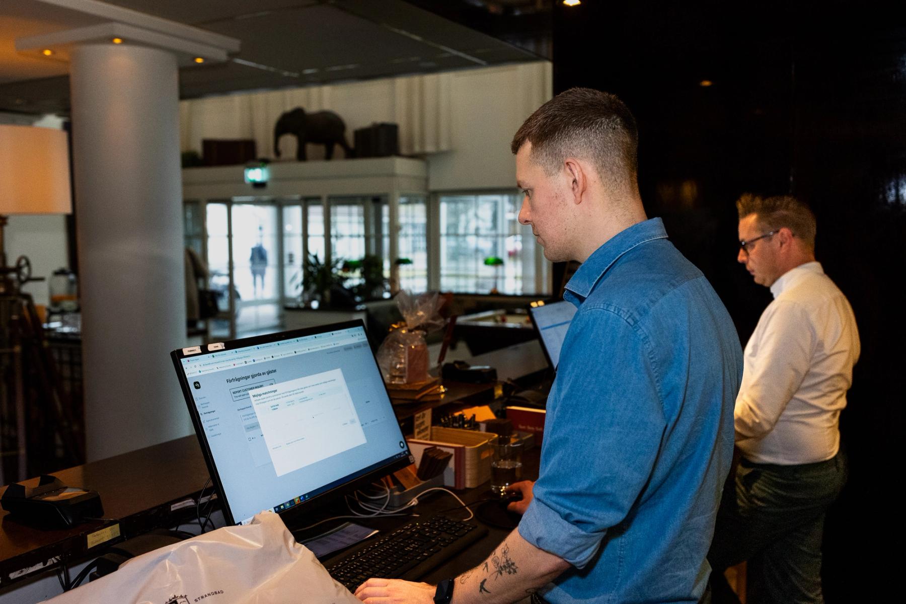 Emil Lindmark working with Faundit