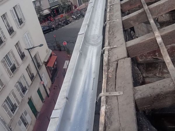 Nettoyage & Rénovation Gouttières — Photo 3