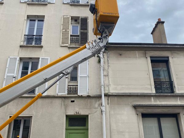 Nettoyage & Rénovation Gouttières — Photo 2