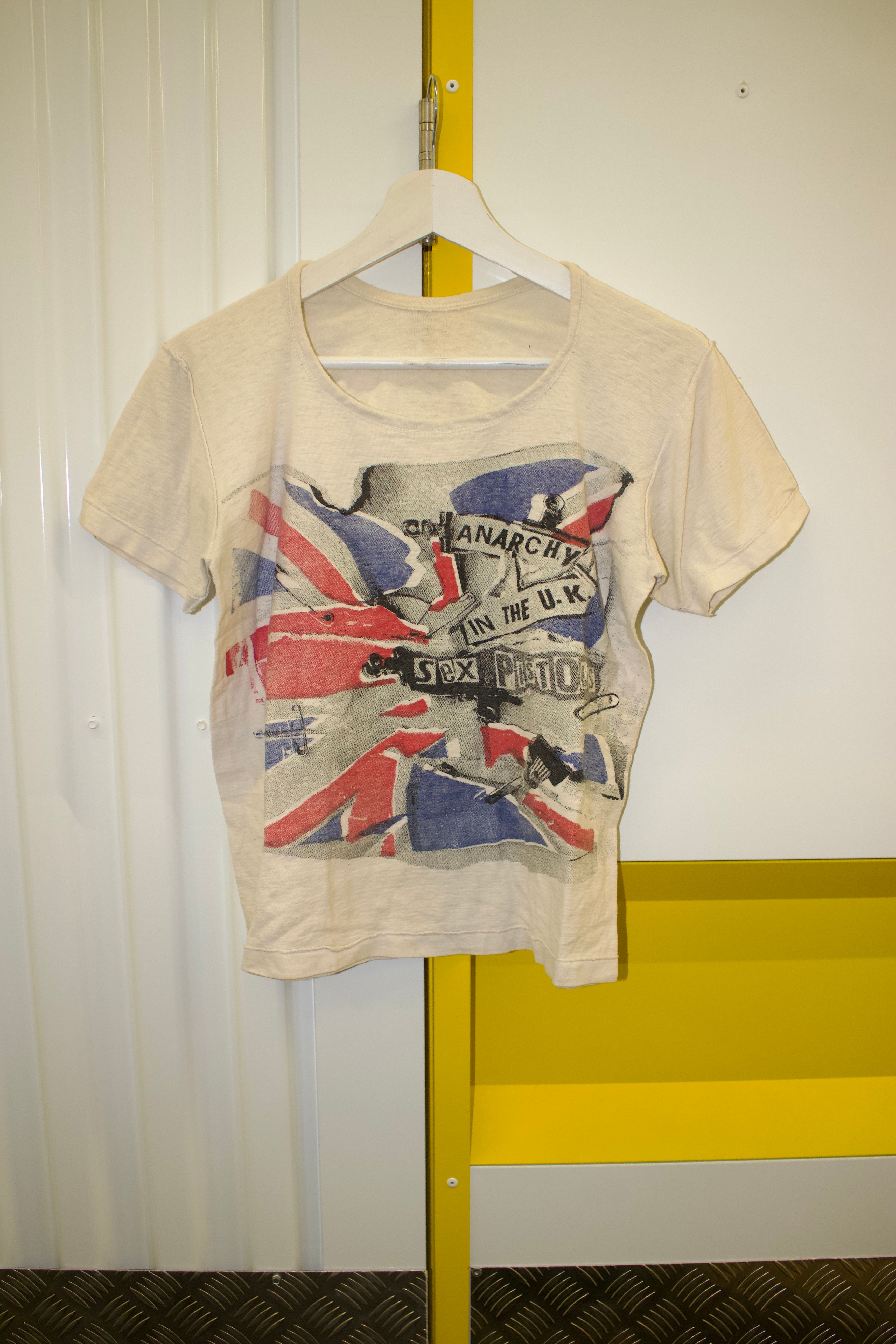 VINTAGE SHIRT CARROUSEL