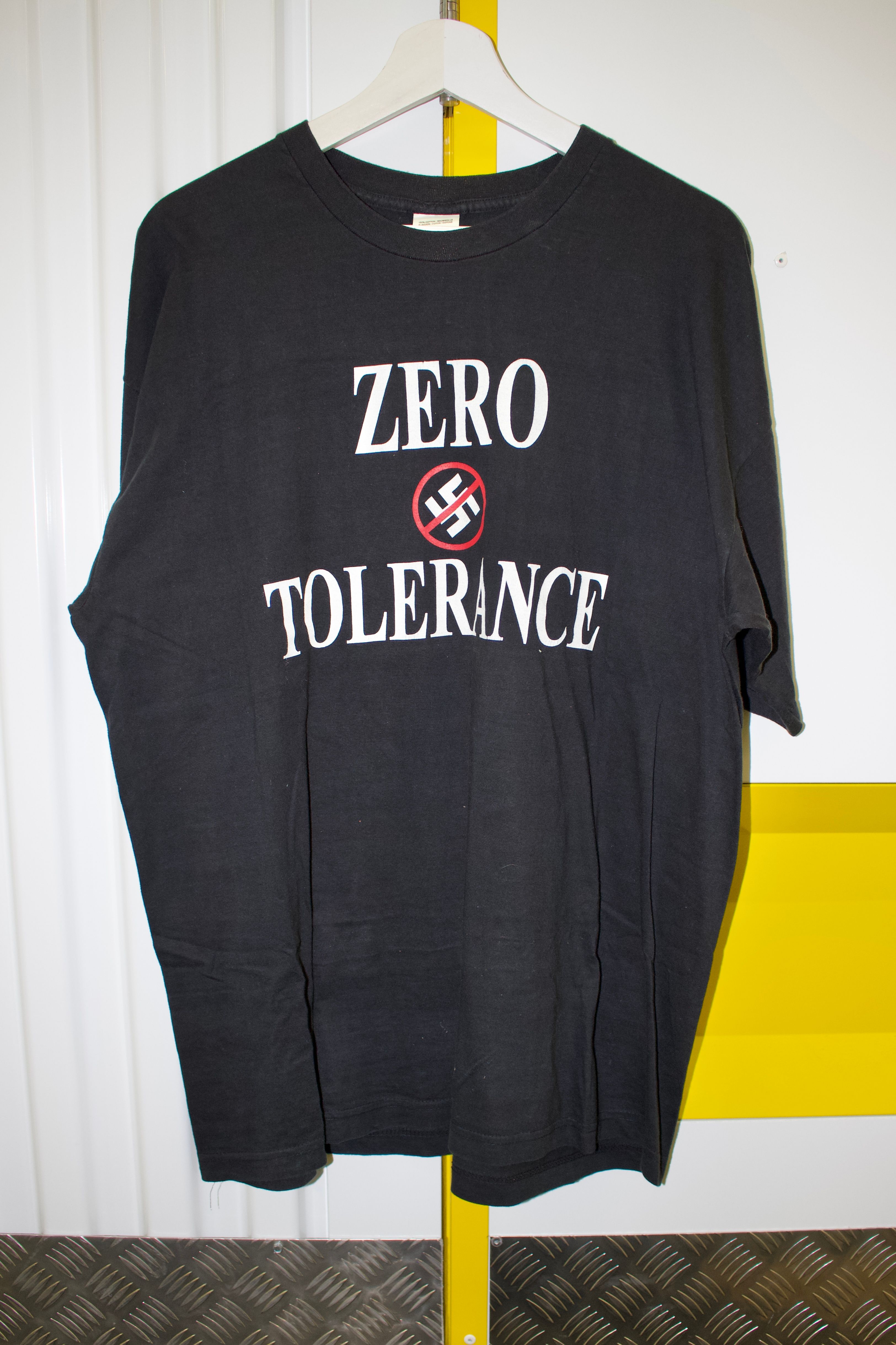VINTAGE SHIRT CARROUSEL