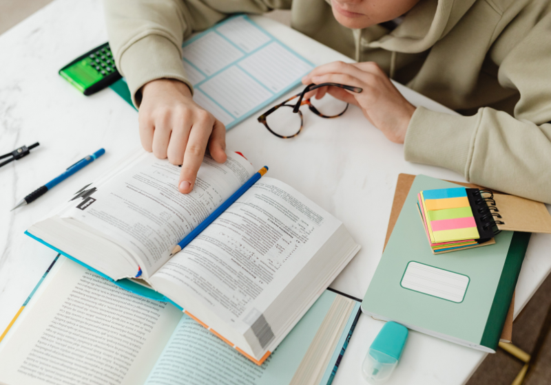 The Ultimate Time Management Hack for English Tutoring: How Busy Students Can Ace Their English Skills in Half the Time