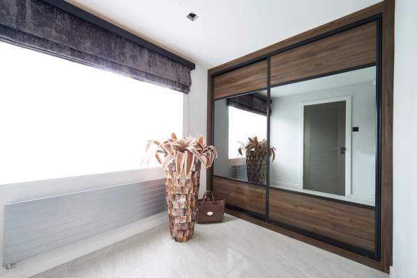 Fitted bedroom furniture