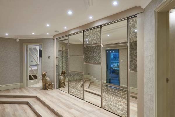 mirrored-panelling