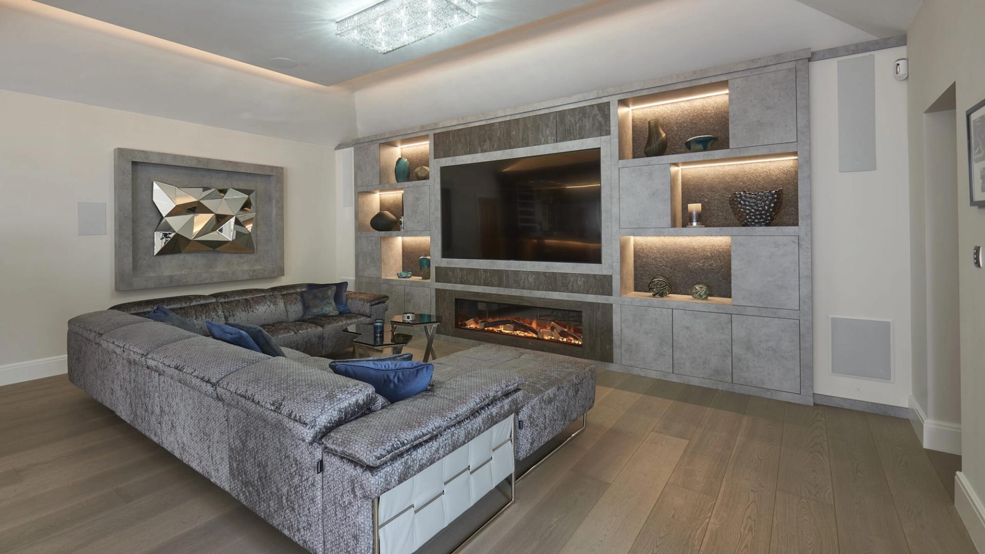 Home bar with illuminated ceiling feature