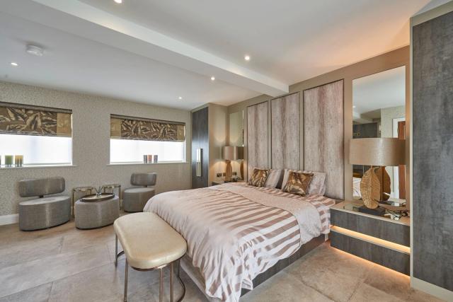 Guest bedroom fitted storage