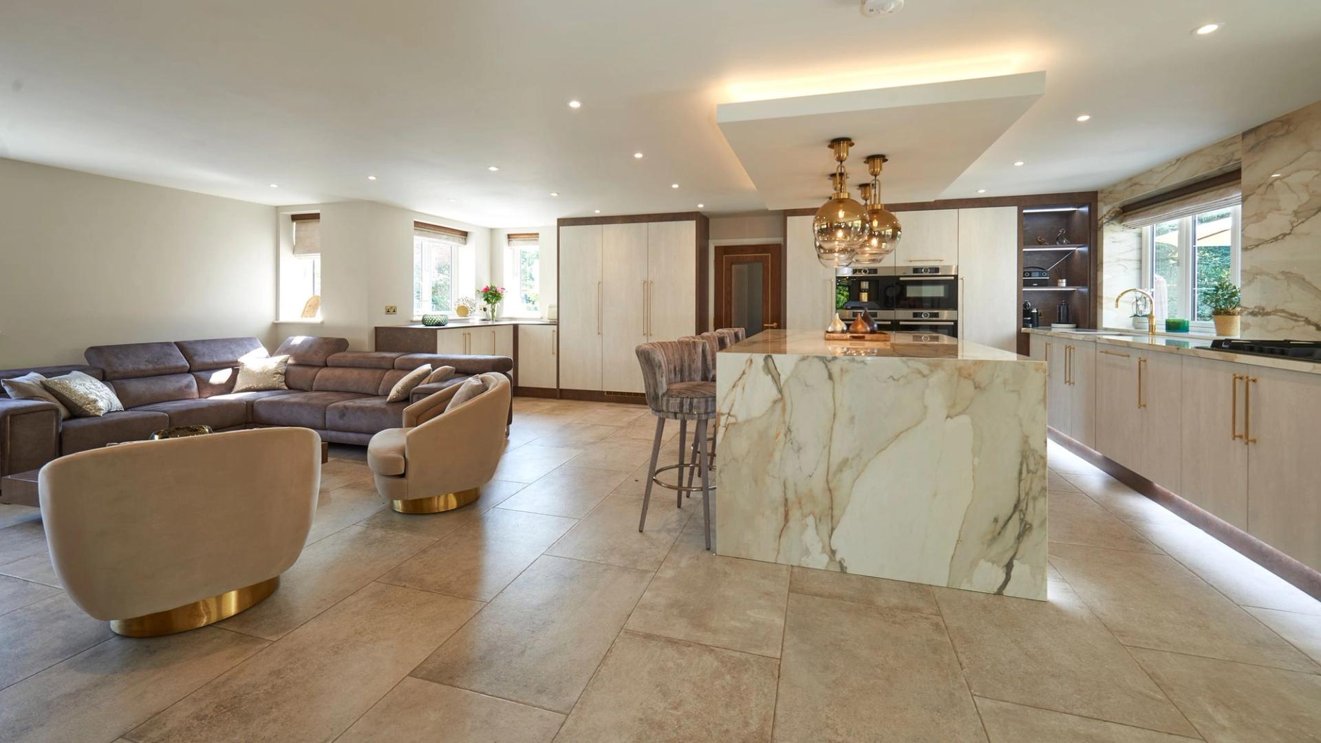 Bespoke kitchen with Cheshire Marble worktop