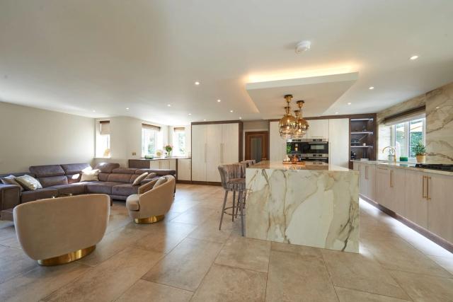 Kitchen with Cheshire Marble worktop