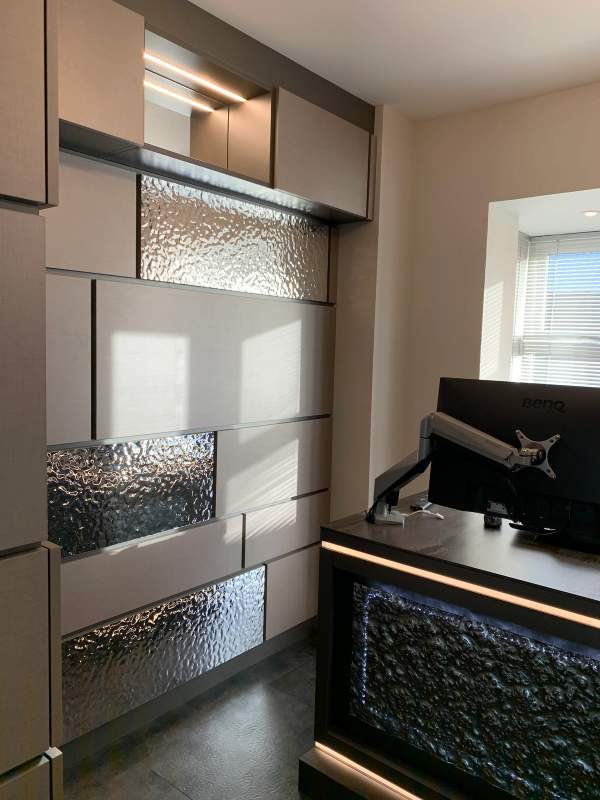 Fitted office furniture