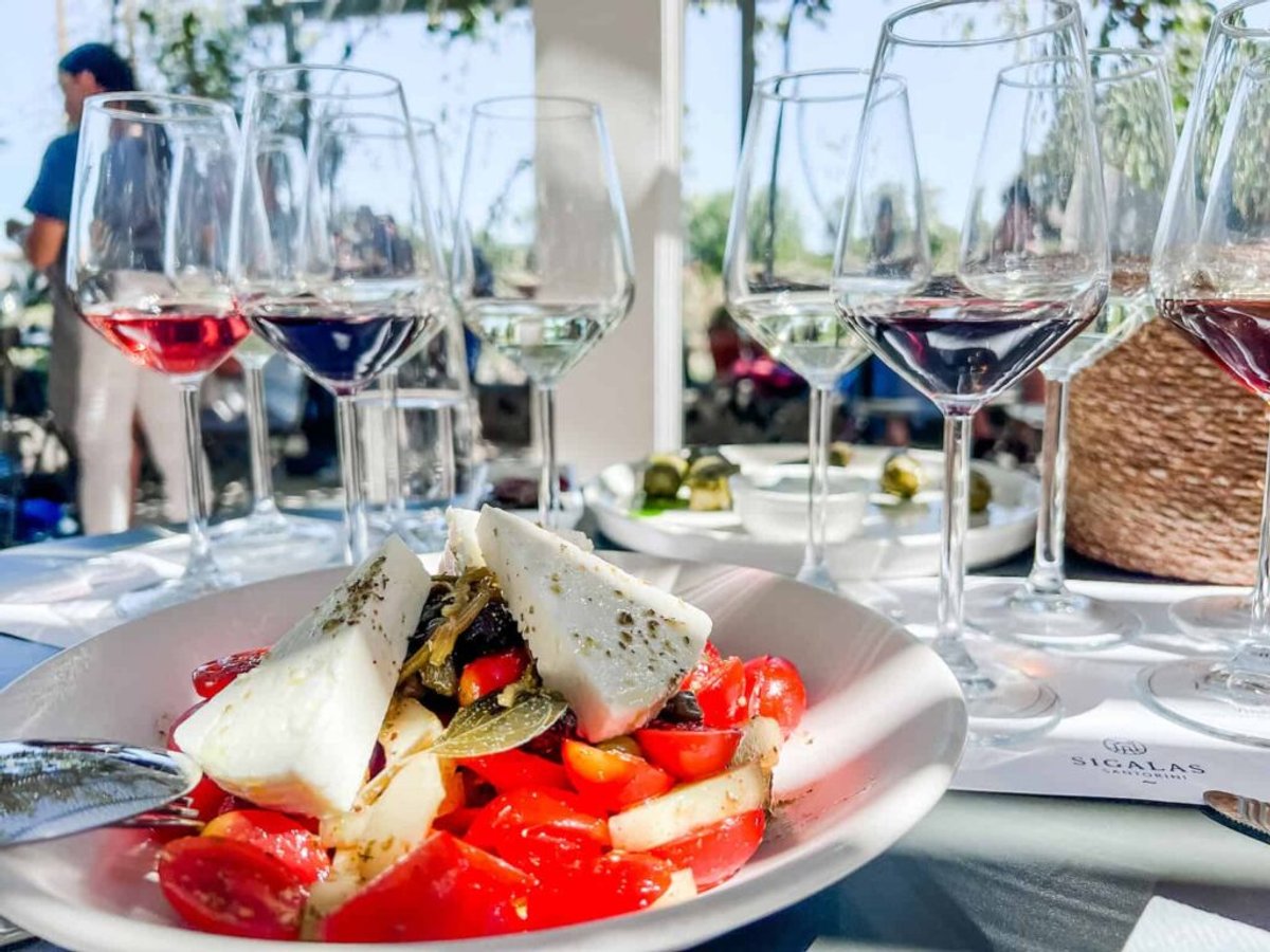 Wine tastings at regional estates