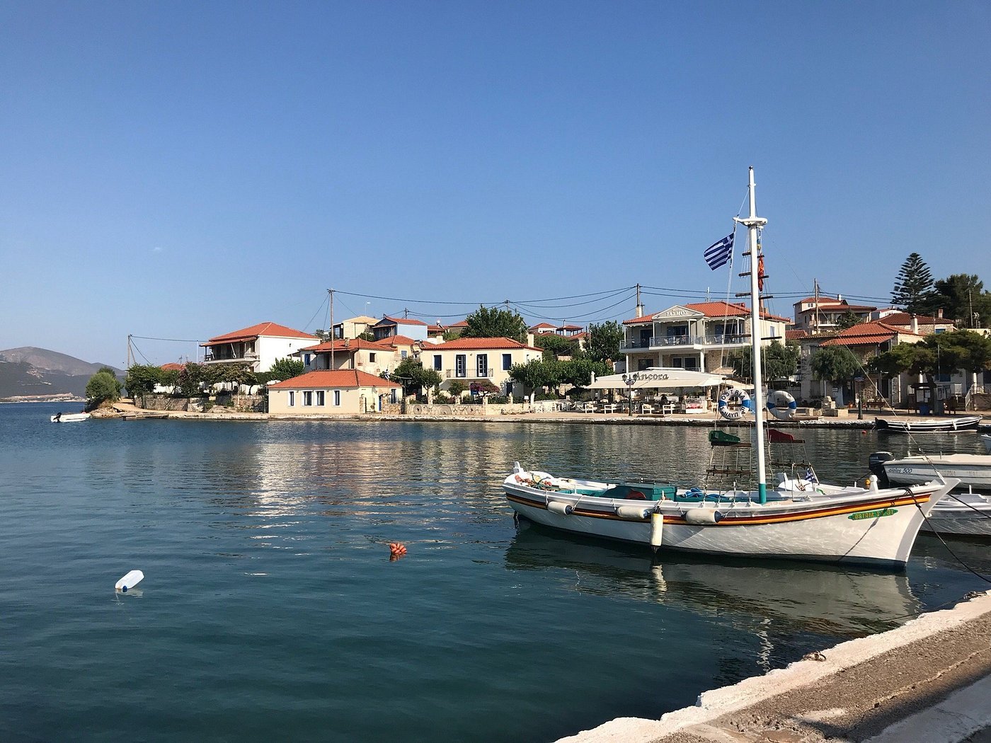 Trizonia Island — photo 4