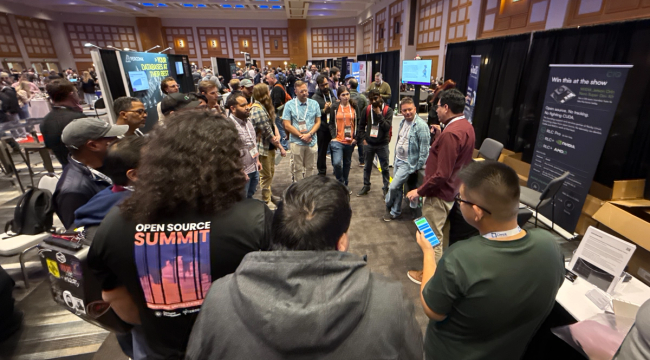 The CIQ booth at Open Source Summit 2026 in Minneapolis