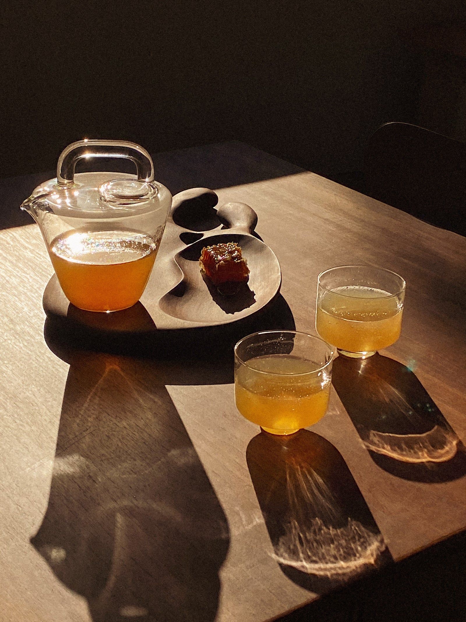 Aplós Ski: Non-Alcoholic Honey Lemon Cocktail Recipe - Aplós