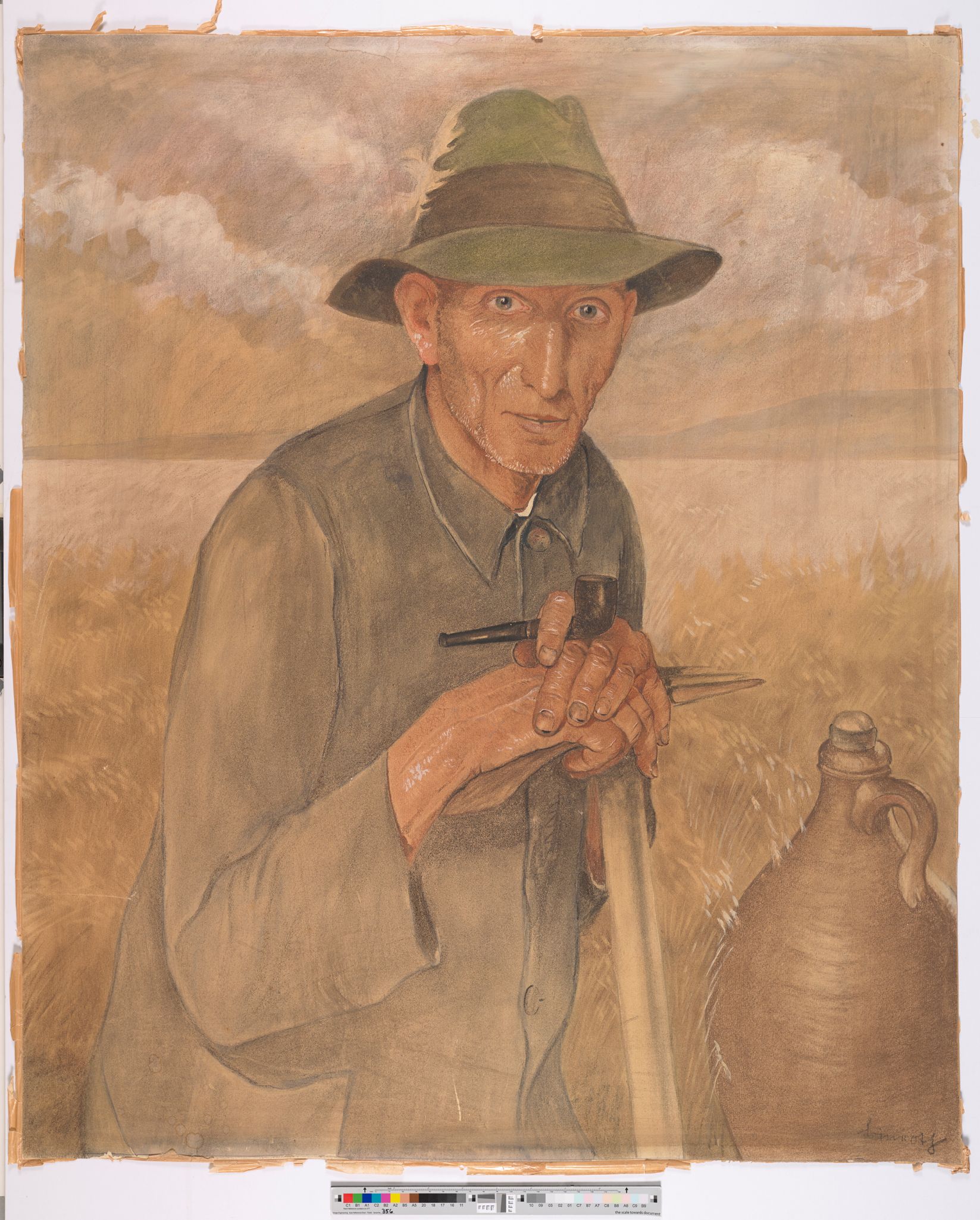 Portrait eines Mannes auf einem Weizenfeld mit einer Tabakpfeife und einem Werkzeug in der Hand. 