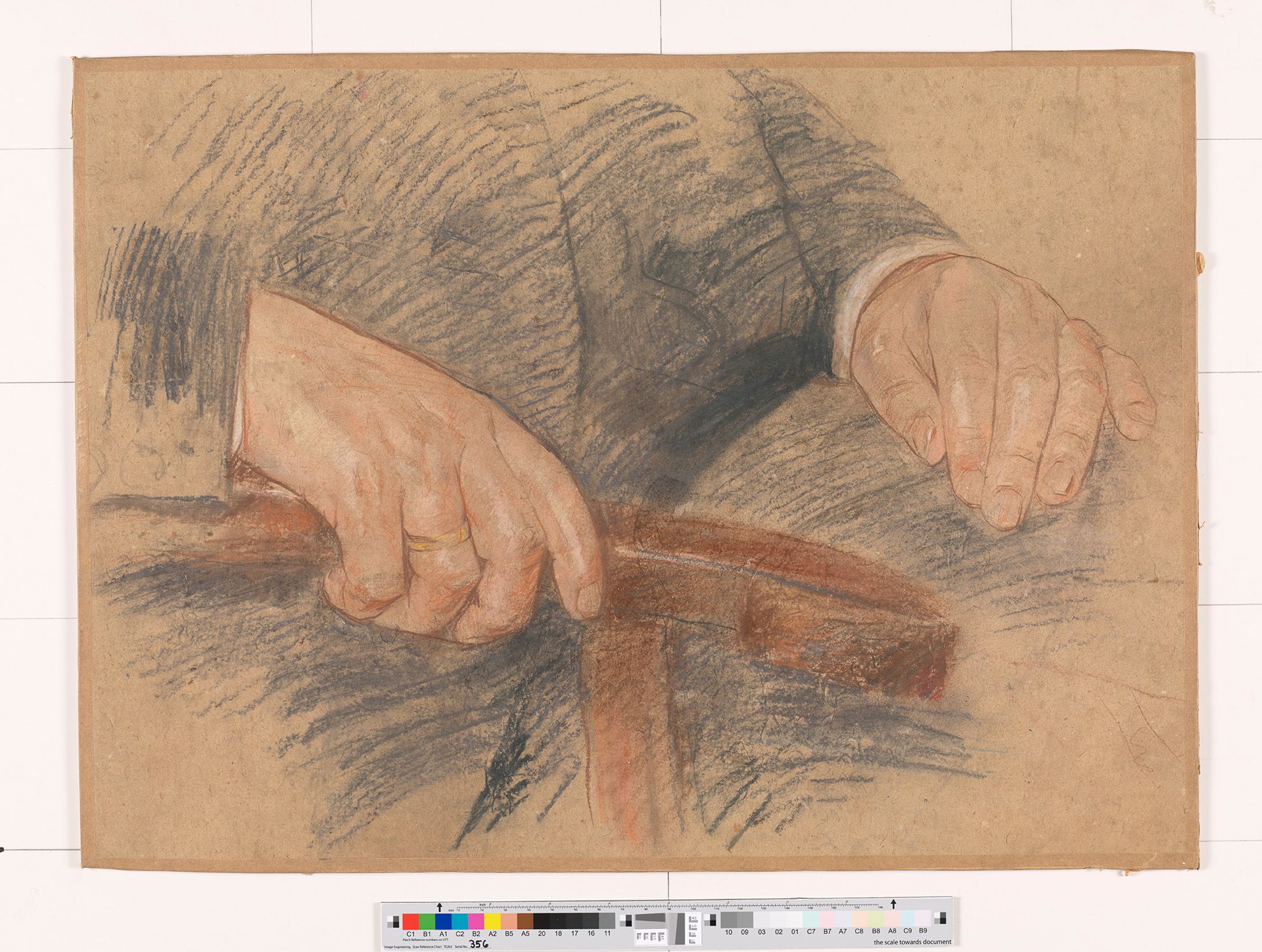 Pastell Zeichnung. Studie von Händen. Eine Hand greift eine Stuhllehne. Die zweite Hand ist auf einem Oberschenkel abgelegt. 