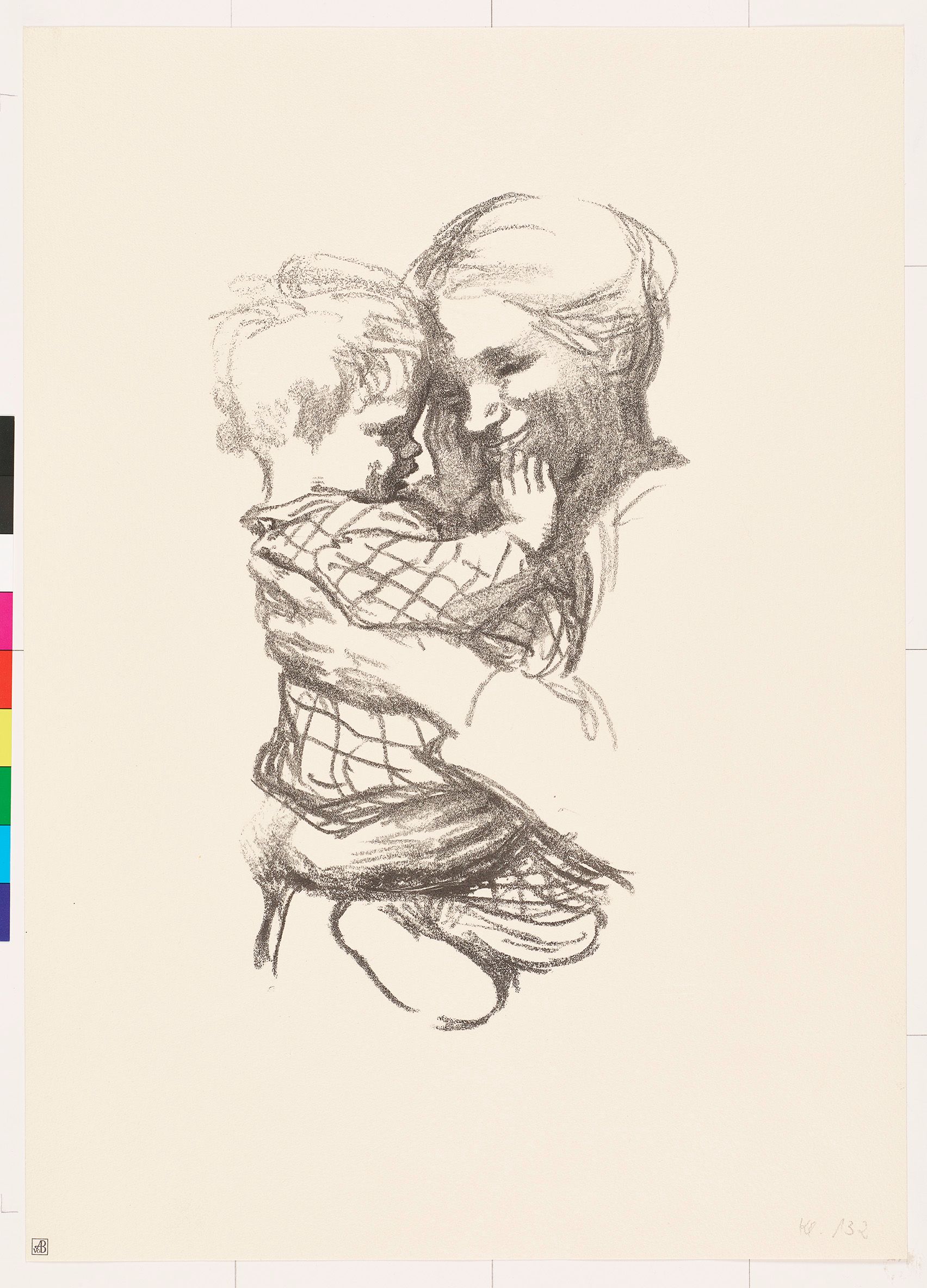 Eine lächelnde Mutter hält einen kleinen jungen in karierter Kleidung im Arm.