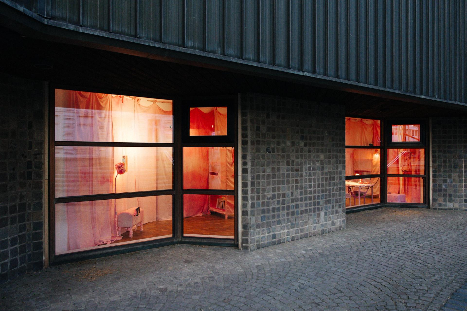 Lisa Klosterkötter, Ein Hauch von Bibliothek (Projekt: Ein Dorf), Kunstmuseum Gelsenkirchen 2026, Foto: Bozica Babic, Kunststiftung NRW