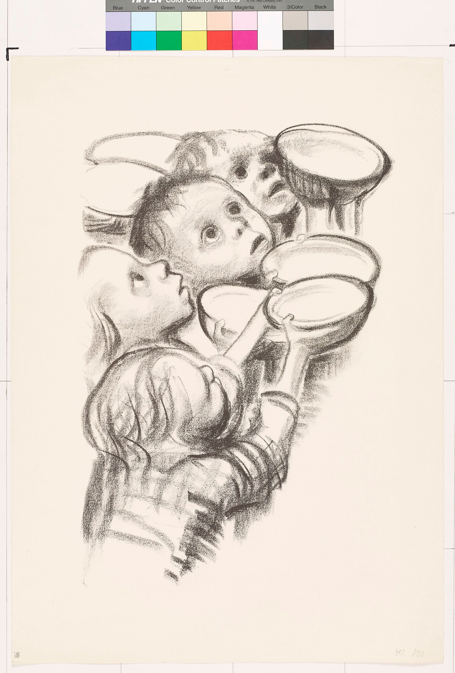 Vier Kinder, zwei Mädchen und zwei Jungen, blicken mit weit aufgerissenen Augen nach oben rechts und halten Essschalen in die Höhe.