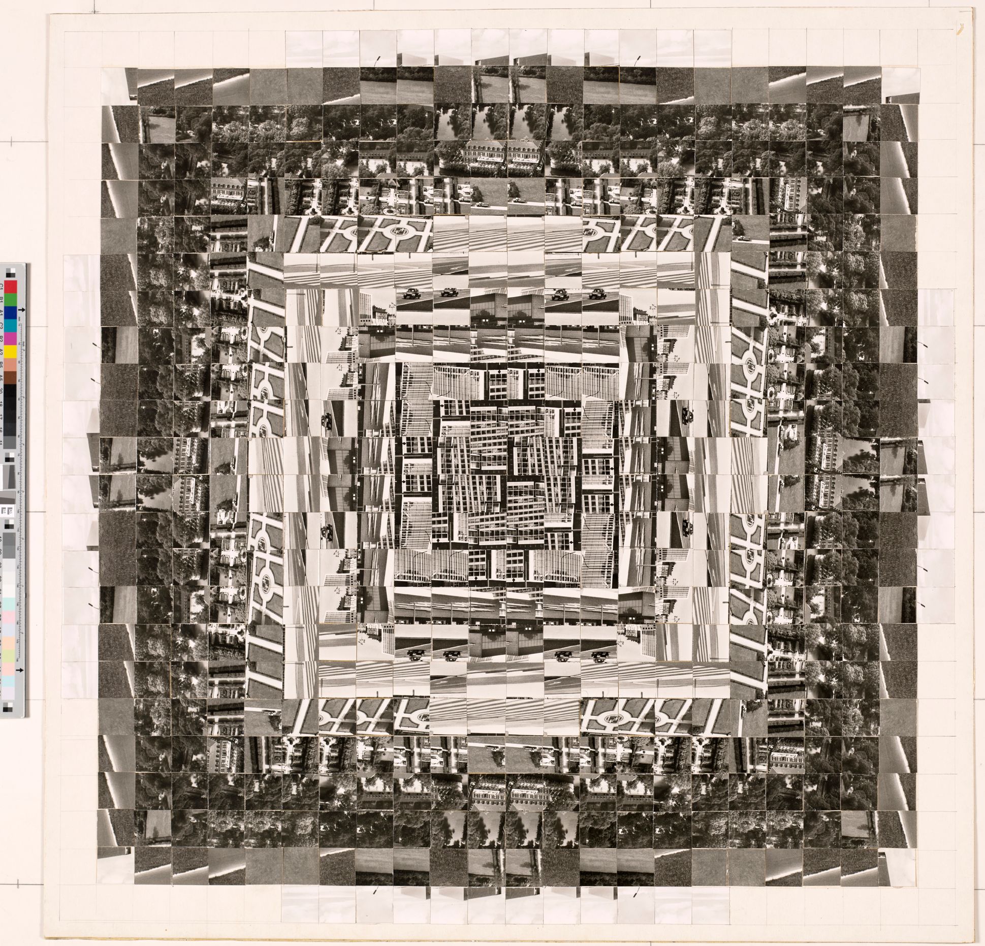 Abstraktes Bildmotiv. Ein Quadrat aus vielen kleinen Quadraten. Eine dekonstruierte Fotografie, die mit einer neuen Anordnung rekonstruiert wurde. 