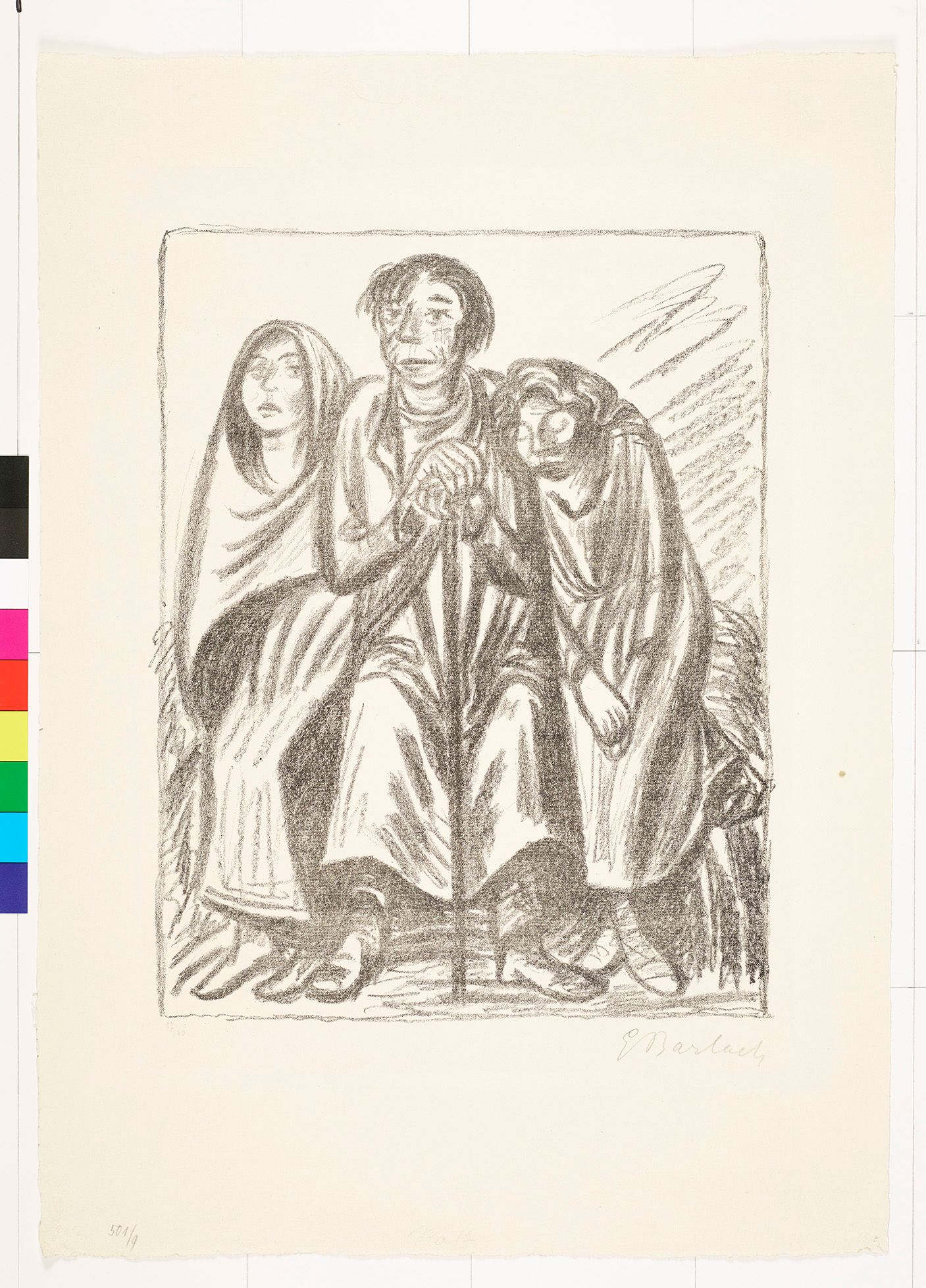 Drei sitzende Personen, gekleidet in Umhängen/Kutten. 