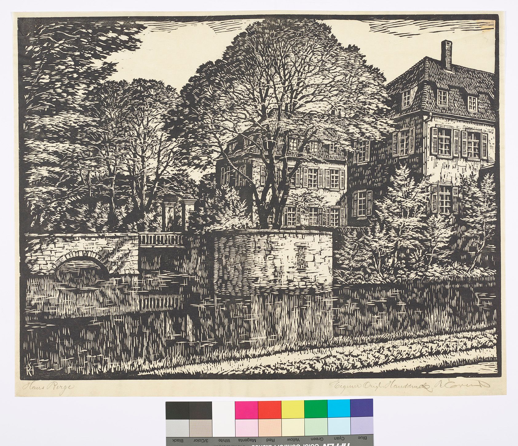 Häuser am Fluss mit Bäumen und Büschen. 