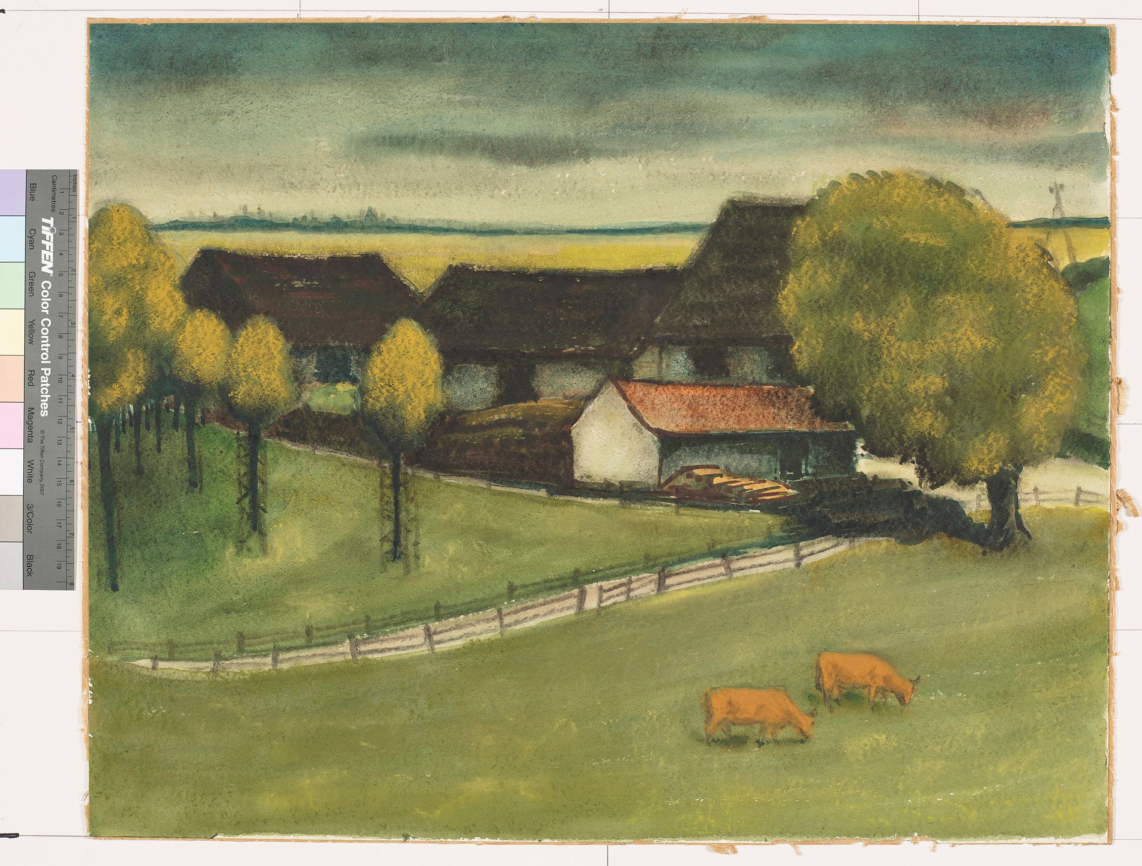 Im Vordergrund sind grüne Wiesen und kleinere und größere Bäume zu sehen, die von einer kleinen Straße durchkreuzt wird. Rechts der Straße grasen zwei Kühe auf der Wiese. In der Mitte des Bildes sind verschiedene Häuser mit roten bis dunkelroten Dächern. Hinter den Häusern sind gelbliche Wiesen oder Felder. Am rechten Bildrand steht ein einzelner Strom-, Telefon- oder Telegraphenmast.