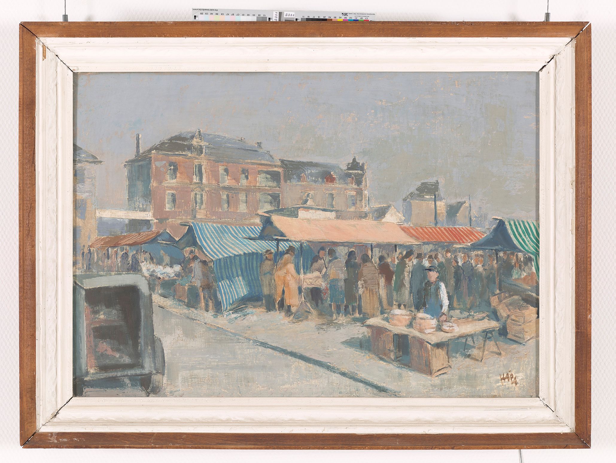 Gemälde eines Marktes. Verschiedene Marktstände und Personen. Im Vordergrund ist außerdem ein geöffnetes Auto zu sehen. Der Markt befindet sich in Gelsenkirchen Buer.