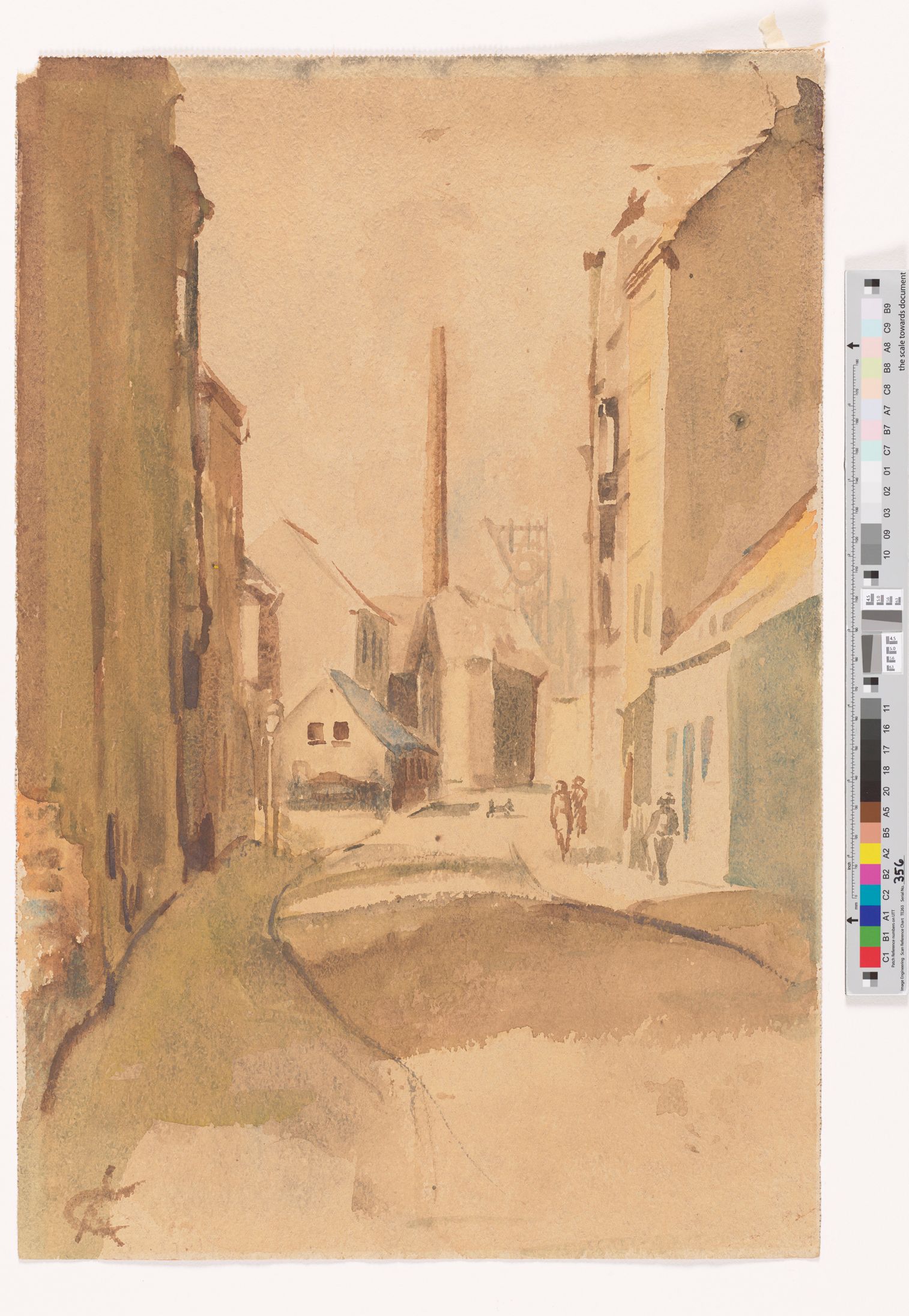 Eine von Häuern gesäumte Straße führt zu den Gebäuden der Zeche Hibernia im Hintergrund. Ein Kamin und das Fördergerüst ragen über die Bebauung. Auf dem rechten Bürgersteig sind drei Personen unterwegs. Ein Hund läuft etwas weiter hinten über die Straße