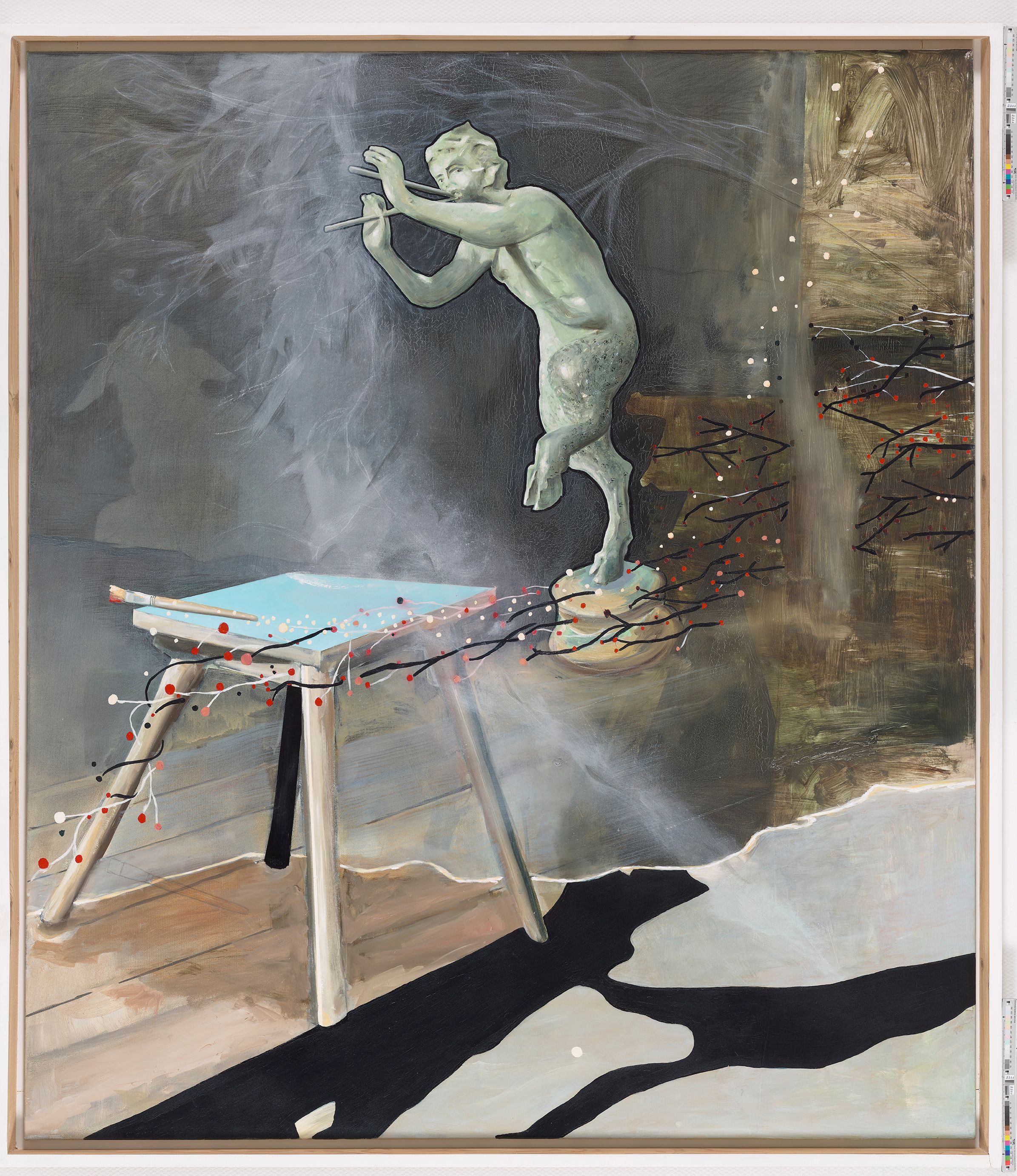 Gemälde eines Ateliers. Im  Vordergrund steht ein Tisch auf dem ein Pinsel liegt. Im Hintergrund steht die Statue eines Zentauren. Außerdem ist im Raum Nebel. 