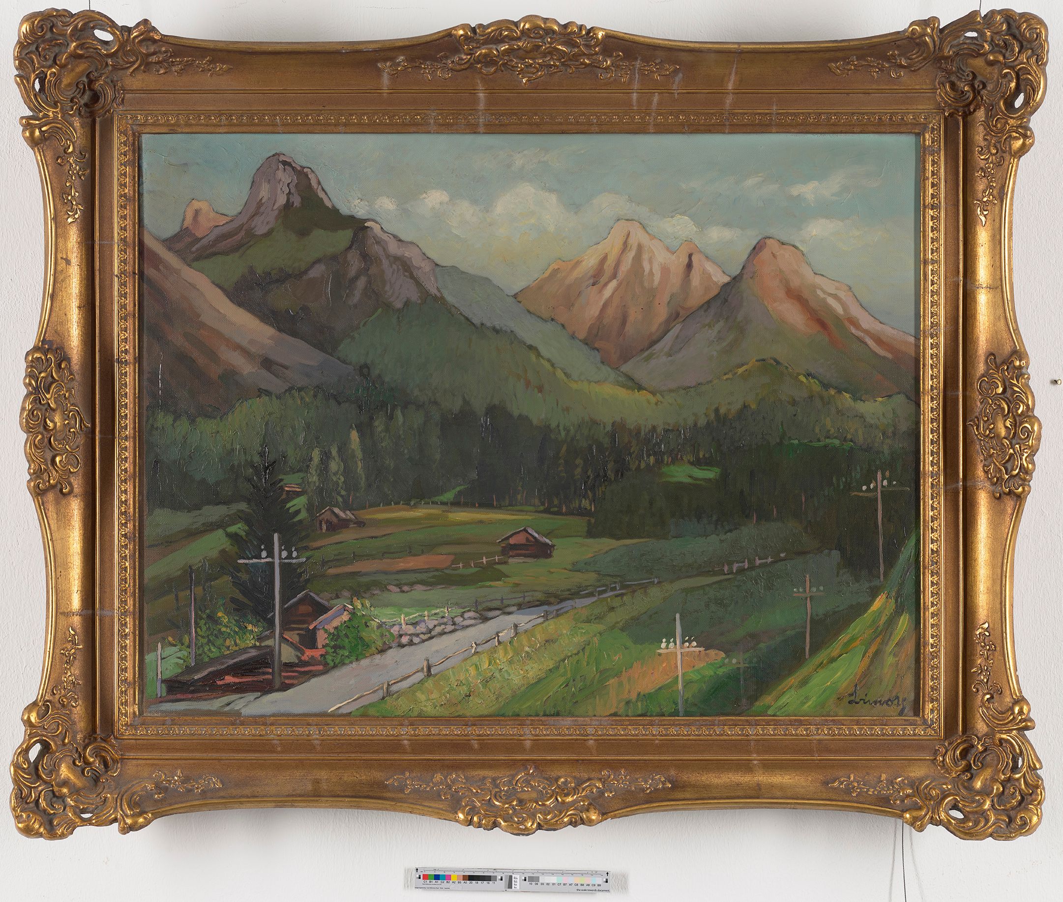 Auf dem Bildträger ist eine Berglandschaft zu sehen.