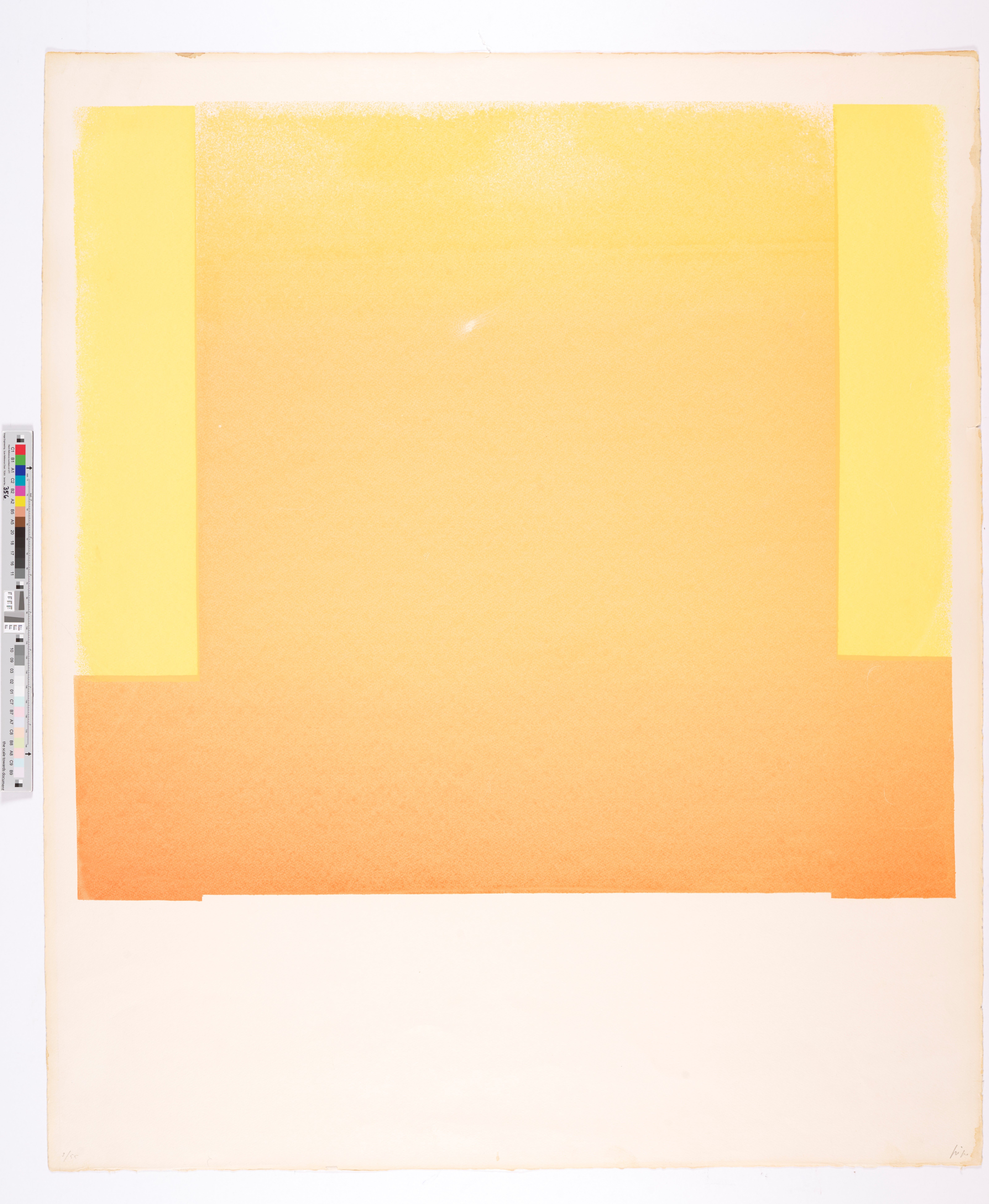 Abstraktes Bildmotiv. Waagerecht, orangene T-Fläche auf gelbem Untergrund. 