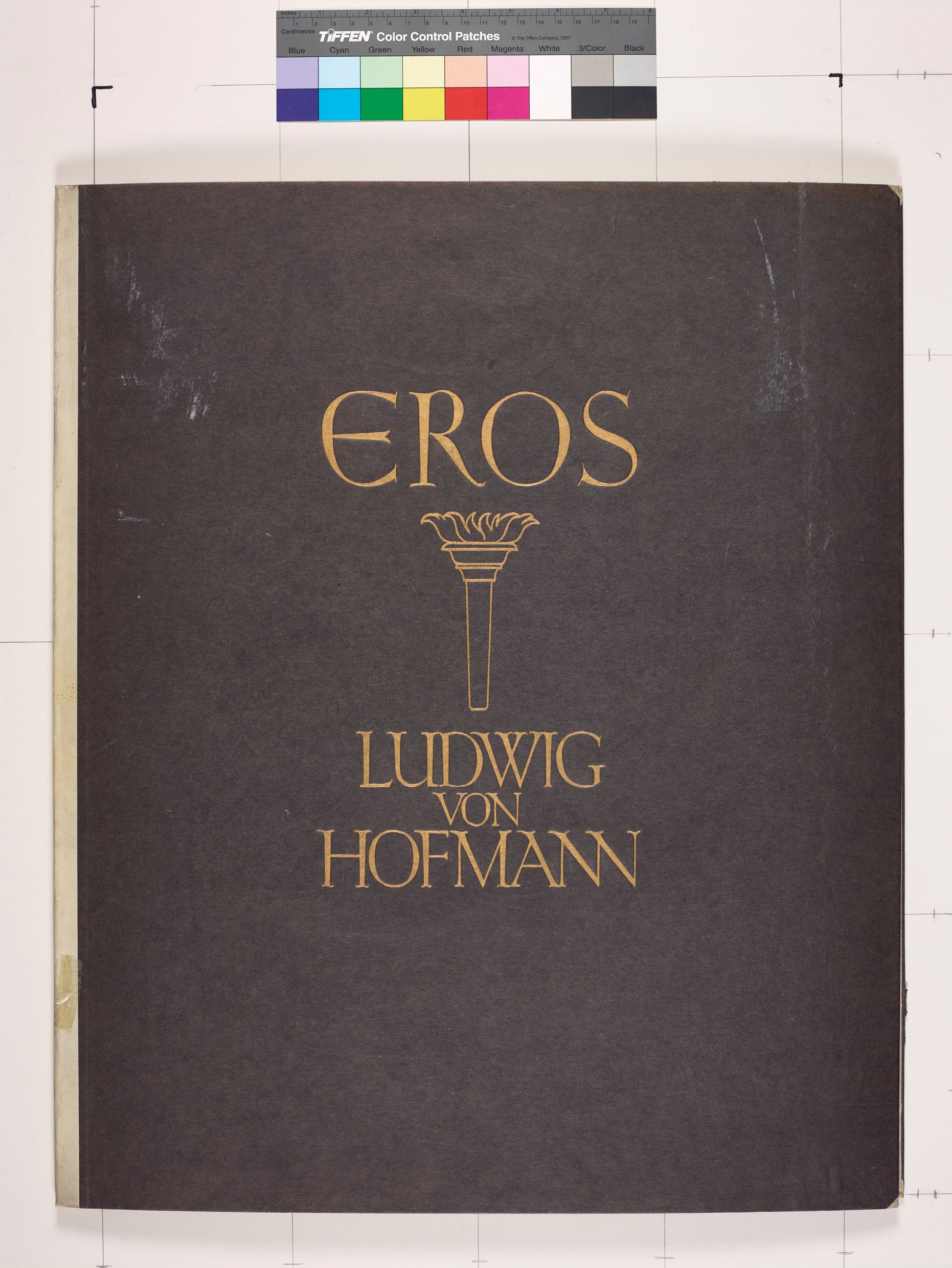 Buch Cover in schwarz mit goldener Schrift. Titel und Künstlername.