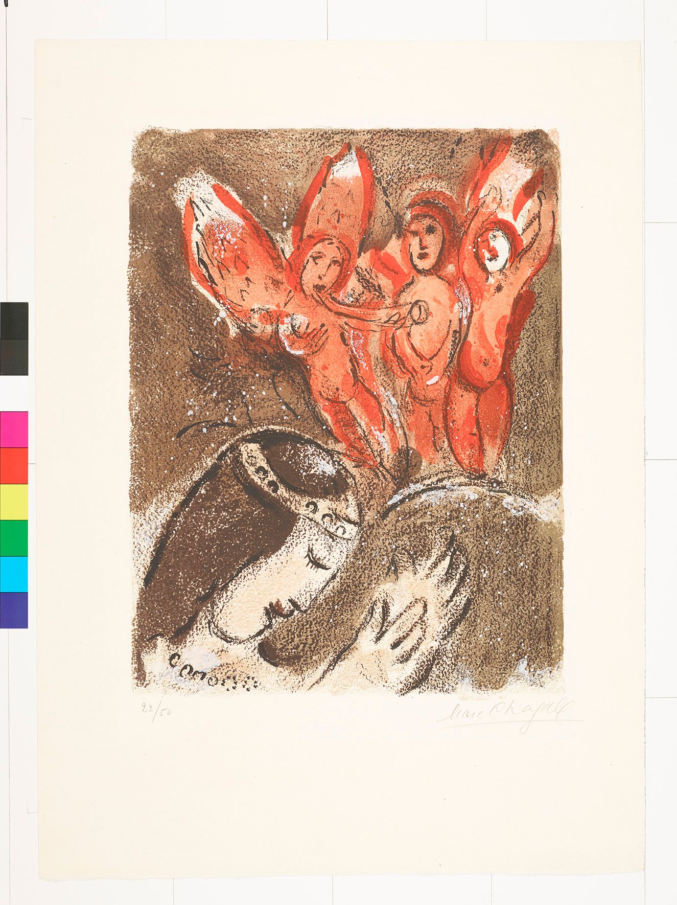 Abstraktes Bildmotiv auf braunem Untergrund. Im Vordergrund ist das Seitenprofil einer Frau mit einer Perlenkette und einem Stirnband. Im Hintergrund sind drei rote Figuren mit Flügeln und einem Horn. 