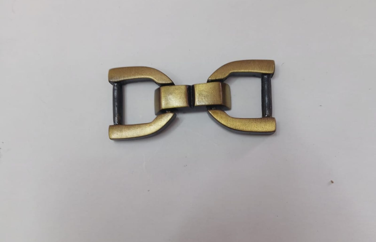 Traba calzado bronce