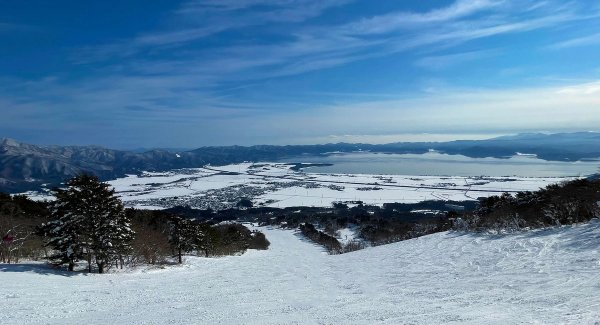 View from Inawashiro piste run on a gorgeous day
