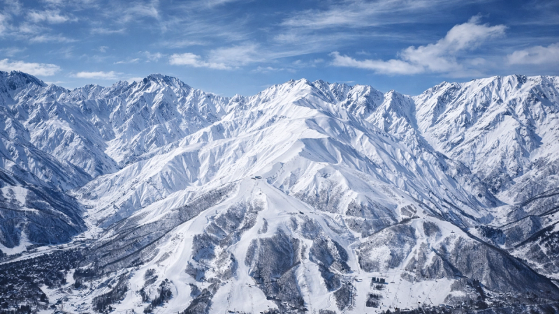 Best Ski Resorts in Japan for Real Vertical and Long Runs (2025/26)