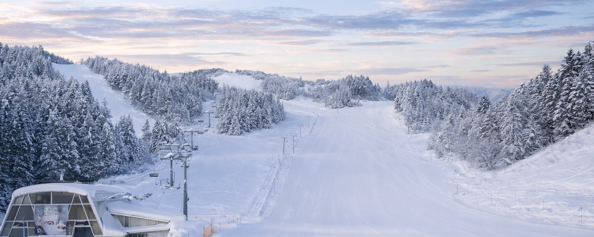 Winghills Shirotori Ski Resort first thing in the morning