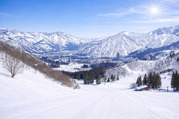 Nakazato Ski resort on a wonderful blue bird day
