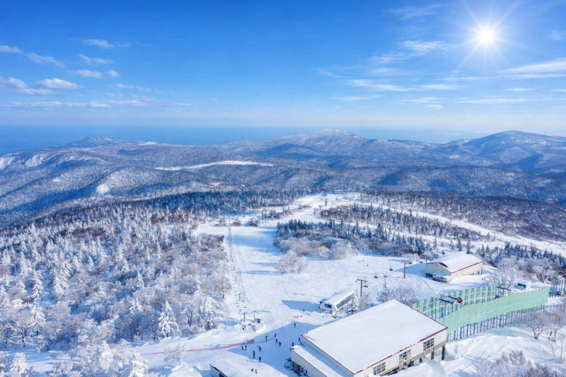 Snow Cruise Onze Ski resort from above