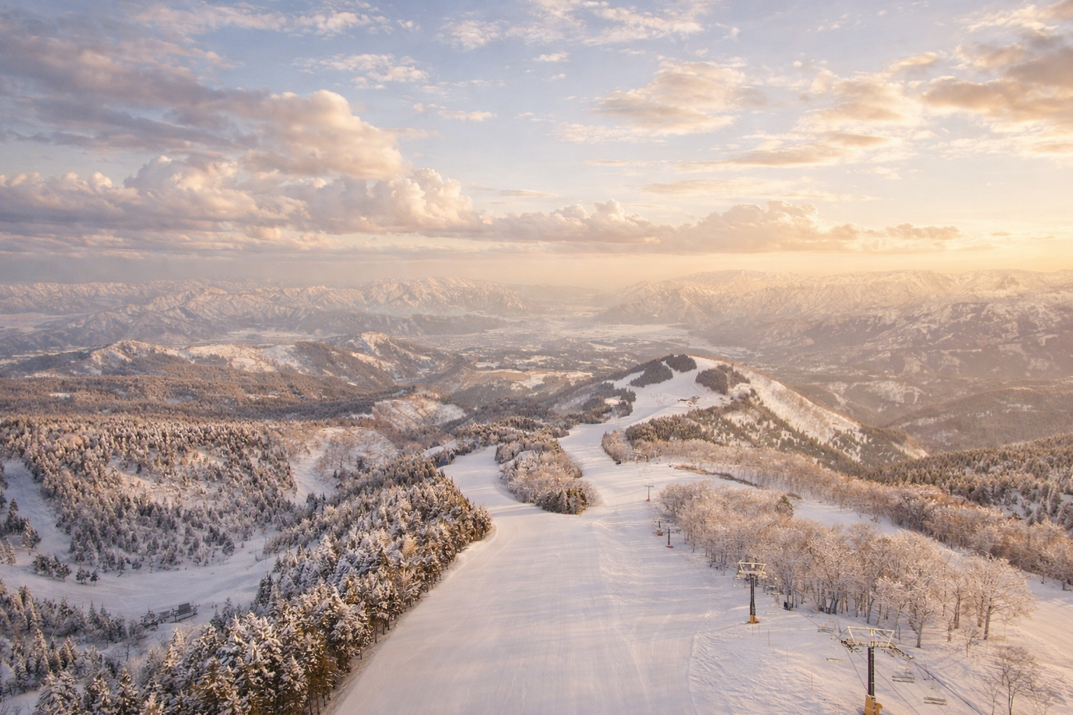 Magnificent evening above Washigatake Ski Resort