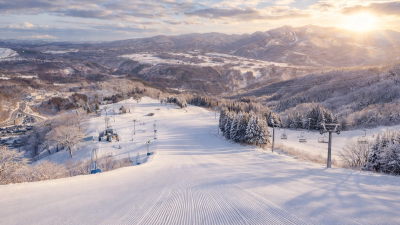 Empty ski run in Japan with no crowds