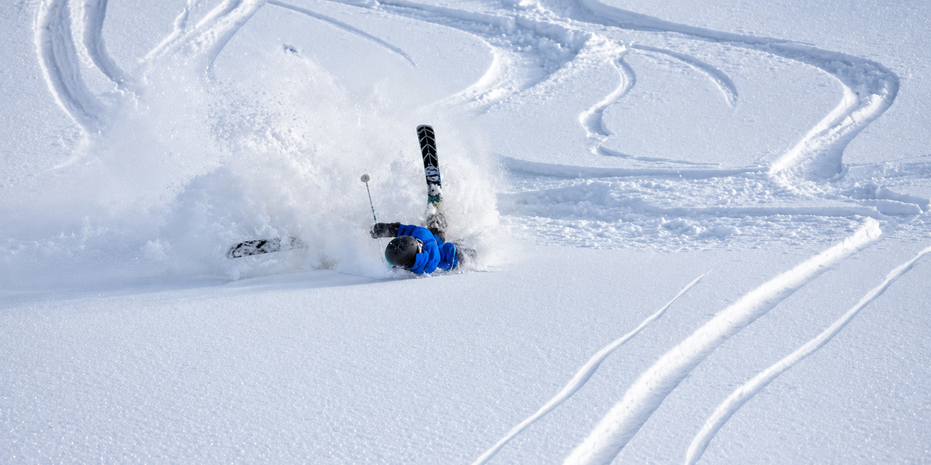 Skiing fail in japow