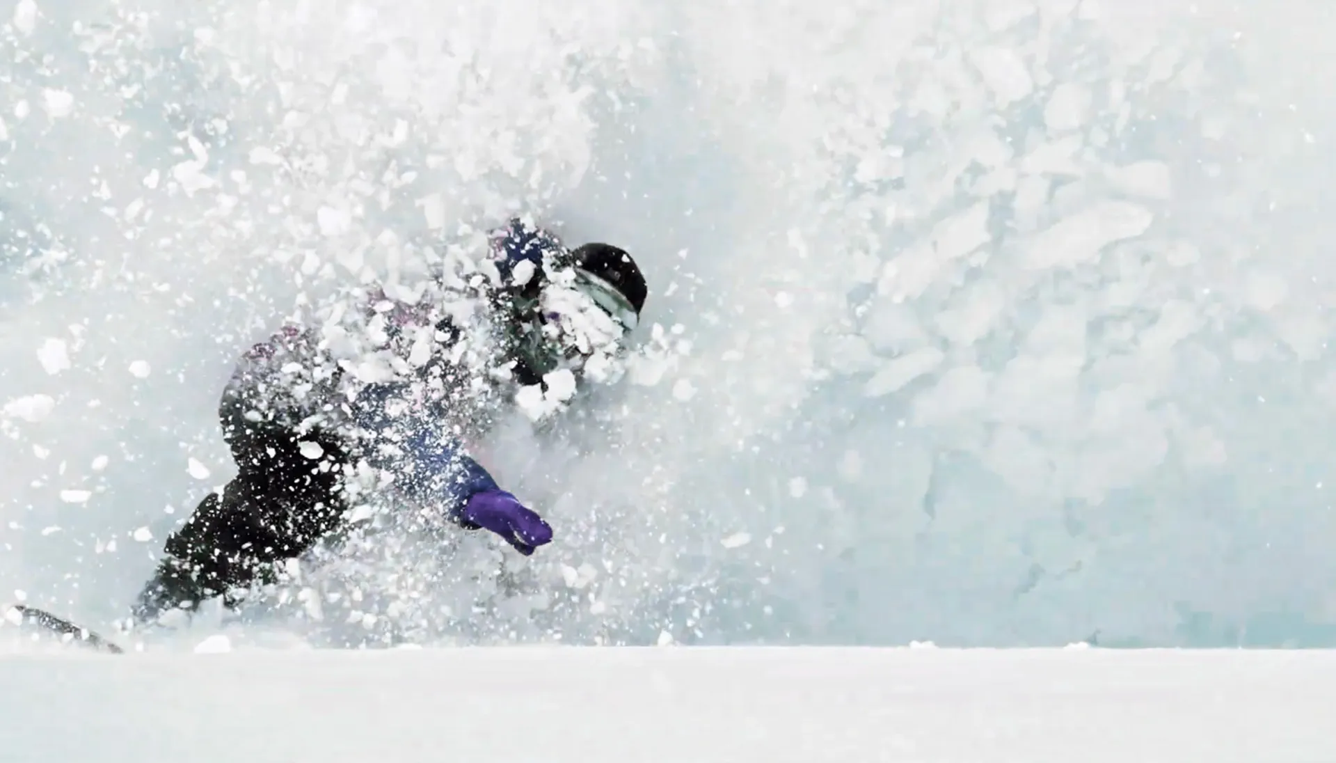 Powder Skiing Japan